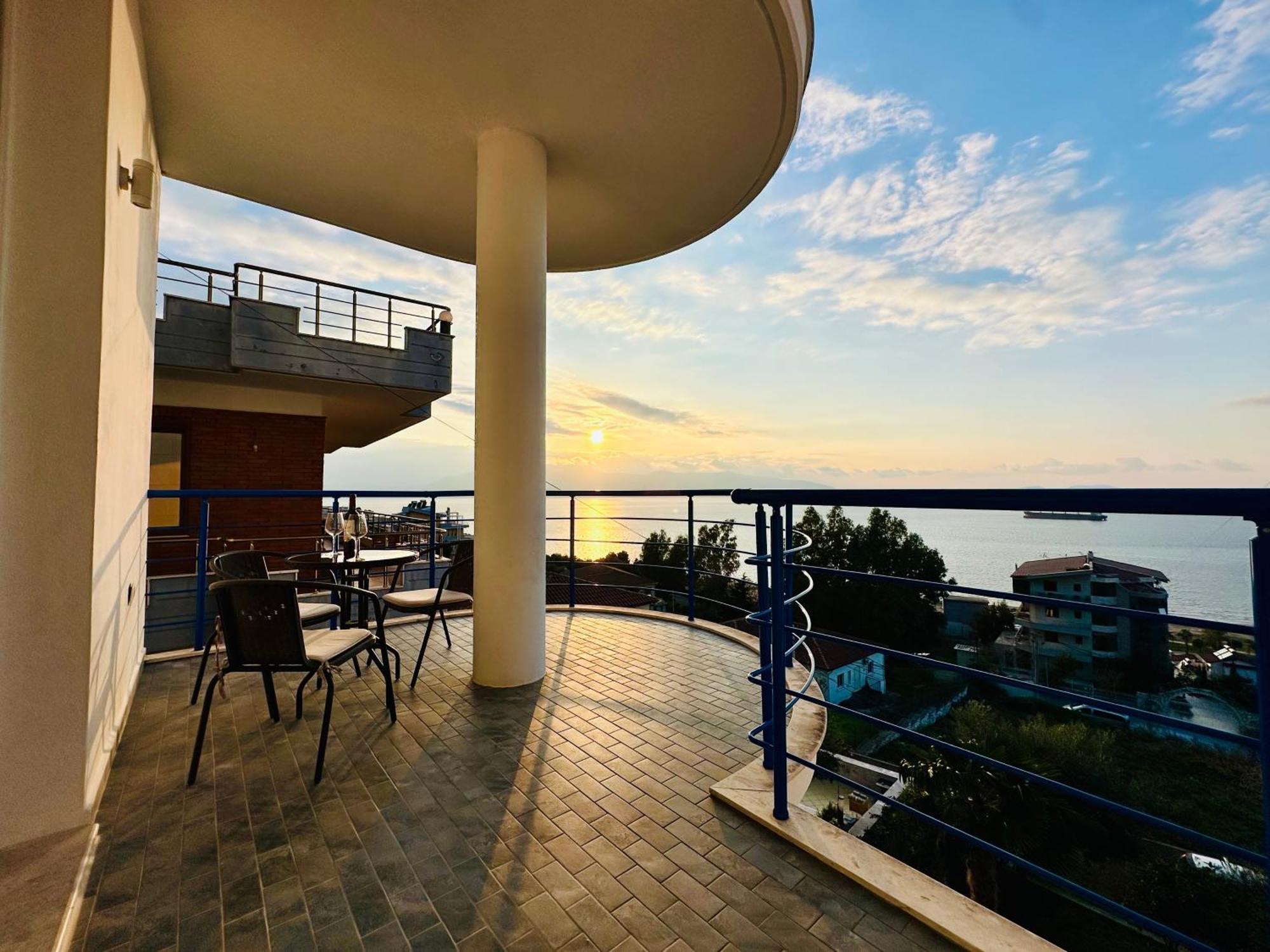 Jico Travel - Villa Colombo فلورا الغرفة الصورة